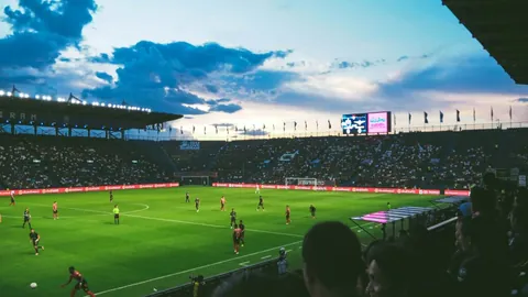 内马尔助攻梅西，巴黎圣日耳曼与朗斯战成平局