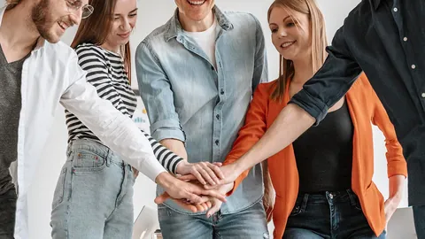 赖斯晒与斯凯利温馨合影，展望辉煌未来，喜悦之情难掩！